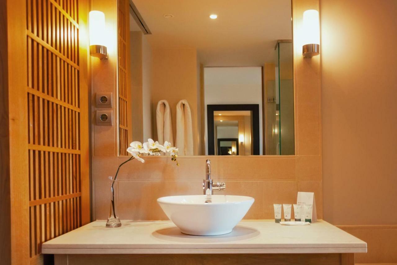 เวสทิน บอนมอนต์ กอล์ฟ รีสอร์ต แอนด์ สปา Hotel Bonmont Terres Noves ภายนอก รูปภาพ